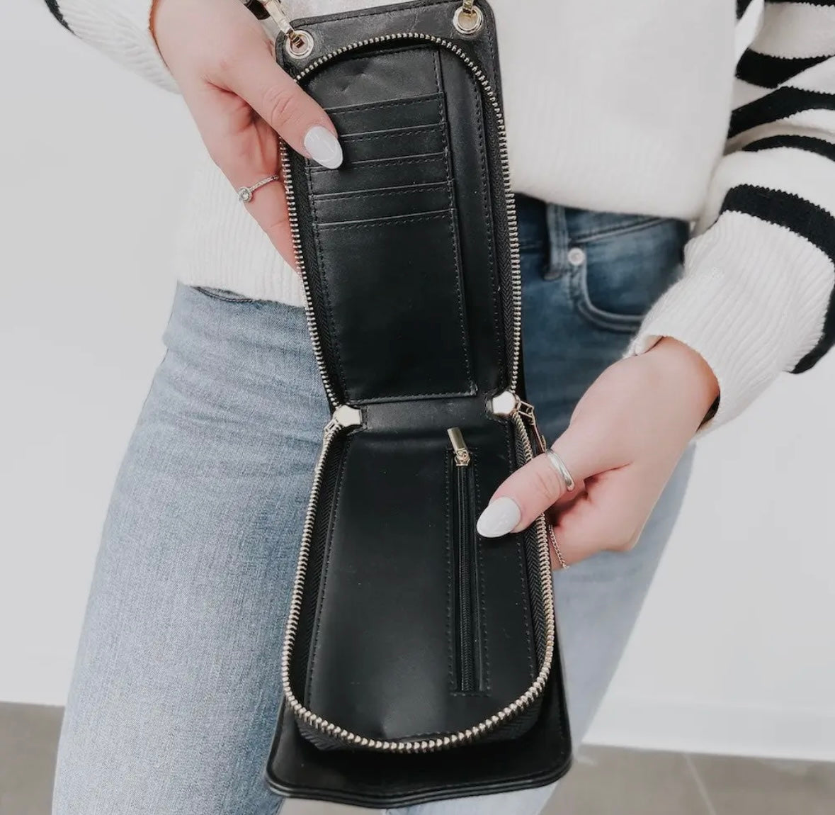 All purpose phone purse